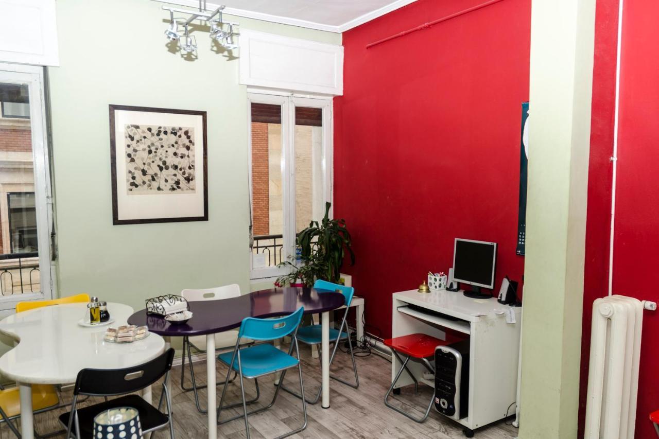 Pension Blanca B&B Leon Bagian luar foto