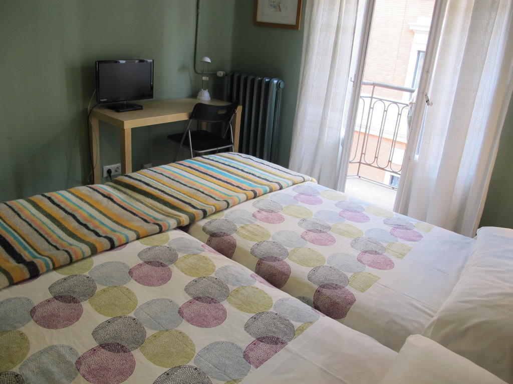 Pension Blanca B&B Leon Bagian luar foto